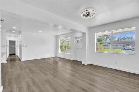 Casa en alquiler en Hollywood, Florida, 4 dormitorios, 318.19 m2 № 2011510 - foto 11