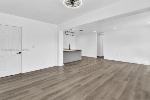 Casa en alquiler en Hollywood, Florida, 4 dormitorios, 318.19 m2 № 2011510 - foto 9