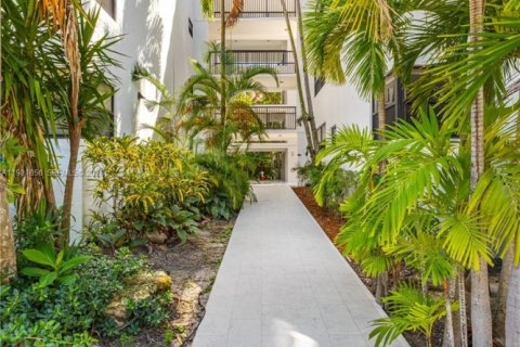 Condo in Key Biscayne, Florida, 2 bedrooms  № 2044303
