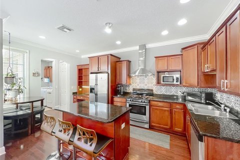 Townhouse in Winter Park, Florida 3 bedrooms, 154.22 sq.m. № 1910857 - photo 3