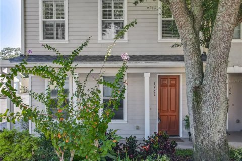Townhouse in Winter Park, Florida 3 bedrooms, 154.22 sq.m. № 1910857 - photo 1