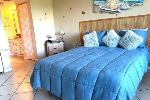 Condo in Pembroke Pines, Florida, 1 bedroom № 1989054 - photo 4