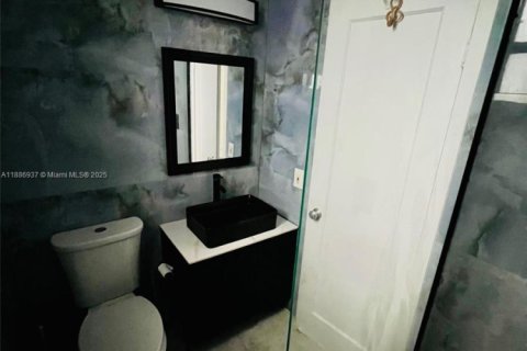 Снять в аренду квартиру в Майами-Бич, Флорида 44.59м2, № 1933663 - фото 14