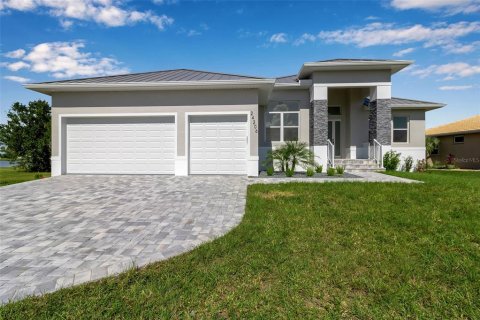 Villa ou maison à vendre à Punta Gorda, Floride: 3 chambres, 197.6 m2 № 2141205 - photo 4