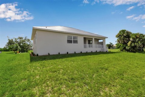 Villa ou maison à vendre à Punta Gorda, Floride: 3 chambres, 197.6 m2 № 2141205 - photo 9