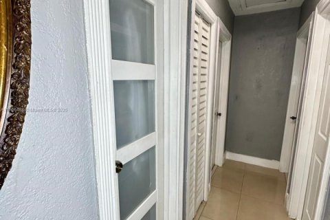 Villa ou maison à vendre à Miami Gardens, Floride: 3 chambres, 151.8 m2 № 1936314 - photo 10