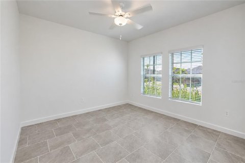 House in Punta Gorda, Florida 4 bedrooms, 234.11 sq.m. № 2396269 - photo 25
