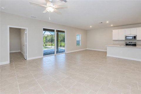 House in Punta Gorda, Florida 4 bedrooms, 234.11 sq.m. № 2396269 - photo 11