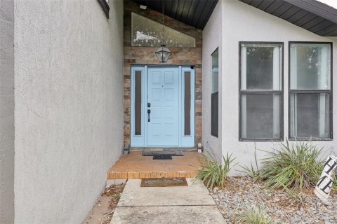 House in Winter Haven, Florida 3 bedrooms, 163.69 sq.m. № 2388106 - photo 4