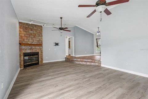 House in Winter Haven, Florida 3 bedrooms, 163.69 sq.m. № 2388106 - photo 8
