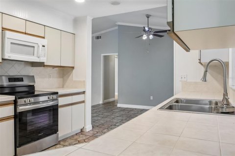 House in Winter Haven, Florida 3 bedrooms, 163.69 sq.m. № 2388106 - photo 18