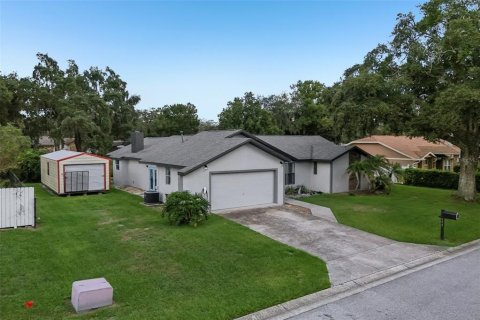House in Winter Haven, Florida 3 bedrooms, 163.69 sq.m. № 2388106 - photo 2