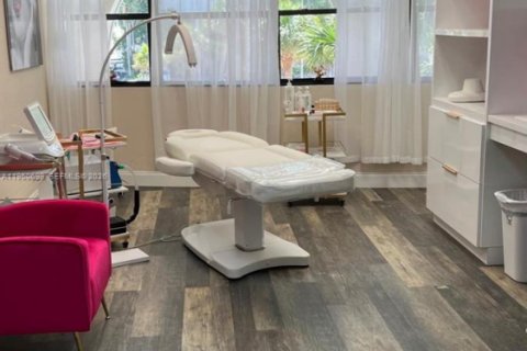 Propiedad comercial en venta en Hollywood, Florida № 2089271 - foto 7