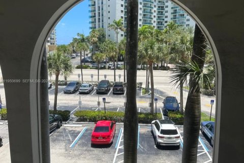Propiedad comercial en venta en Hollywood, Florida № 2089271 - foto 13