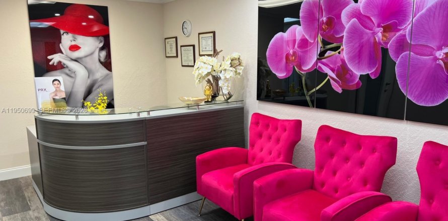 Propiedad comercial en Hollywood, Florida № 2089271