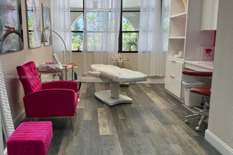 Propiedad comercial en venta en Hollywood, Florida № 2089271 - foto 4