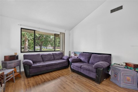 House in Mount Dora, Florida 3 bedrooms, 138.89 sq.m. № 2197378 - photo 16