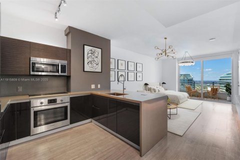 Купить кондоминиум в Майами, Флорида 47.1м2, № 2016917 - фото 2