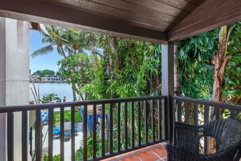 Villa ou maison à vendre à Miami Beach, Floride: 4 chambres, 287.25 m2 № 1759064 - photo 23