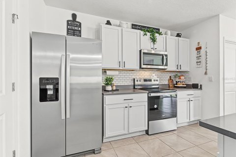 House in San Antonio, Florida 3 bedrooms, 155.33 sq.m. № 2393585 - photo 6