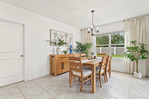 House in San Antonio, Florida 3 bedrooms, 155.33 sq.m. № 2393585 - photo 11