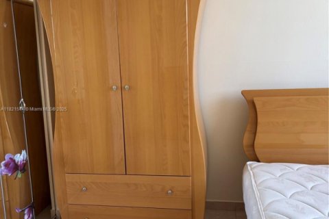 Снять в аренду кондоминиум в Халландейл-Бич, Флорида 2 спальни, 102.19м2, № 1937710 - фото 14