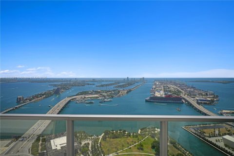 Condo in Miami, Florida, 3 bedrooms  № 1938674 - photo 12