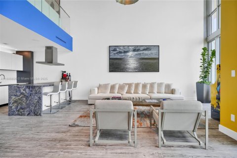 Condo in Miami, Florida, 3 bedrooms  № 1938674 - photo 21