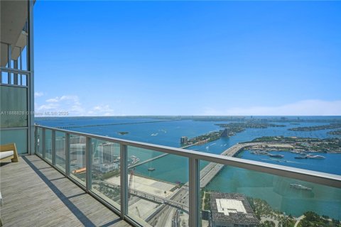 Condo in Miami, Florida, 3 bedrooms  № 1938674 - photo 16