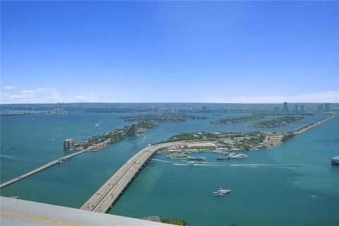 Condo in Miami, Florida, 3 bedrooms  № 1938674 - photo 18
