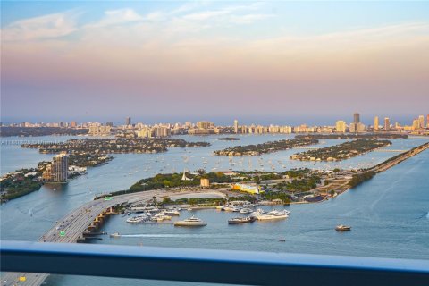 Condo in Miami, Florida, 3 bedrooms  № 1938674 - photo 4