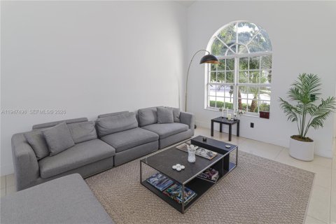Casa en venta en Doral, Florida, 4 dormitorios, 223.06 m2 № 2003397 - foto 4