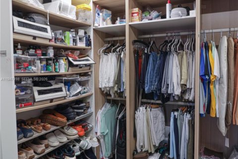 Casa en venta en Doral, Florida, 4 dormitorios, 223.06 m2 № 2003397 - foto 15