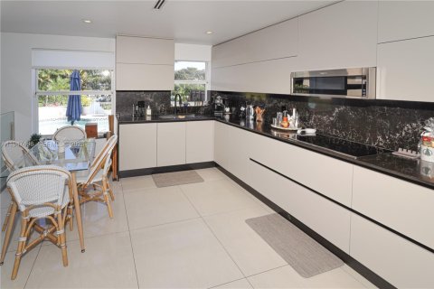 Casa en venta en Doral, Florida, 4 dormitorios, 223.06 m2 № 2003397 - foto 7