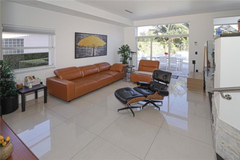 Casa en venta en Doral, Florida, 4 dormitorios, 223.06 m2 № 2003397 - foto 10
