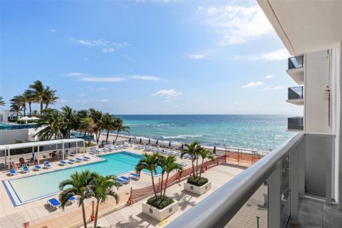 Copropriété à vendre à Hollywood, Floride: 1 chambre, 106.19 m2 № 1861937 - photo 30