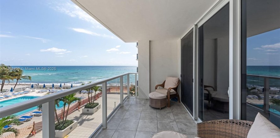 Condo à Hollywood, Floride, 1 chambre № 1861937