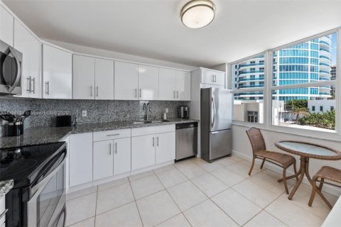 Copropriété à vendre à Hollywood, Floride: 1 chambre, 106.19 m2 № 1861937 - photo 3