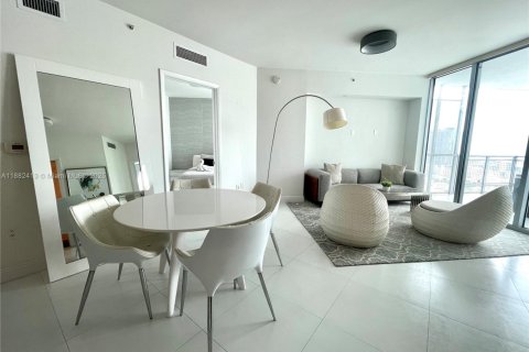 Condo in Miami, Florida, 2 bedrooms  № 1928564 - photo 4