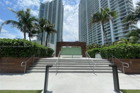 Condo in Miami, Florida, 2 bedrooms  № 1928564 - photo 17