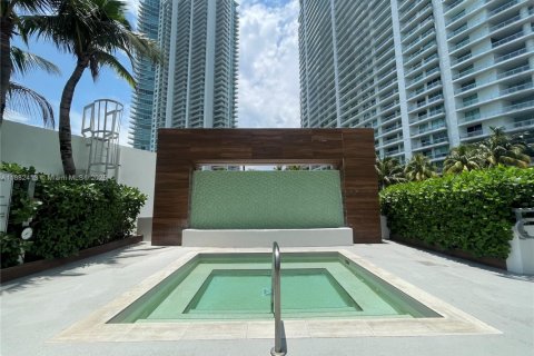 Condo in Miami, Florida, 2 bedrooms  № 1928564 - photo 18
