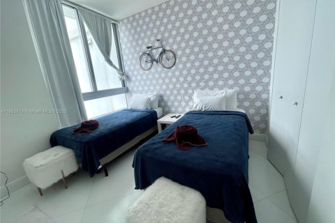 Condo in Miami, Florida, 2 bedrooms  № 1928564 - photo 25