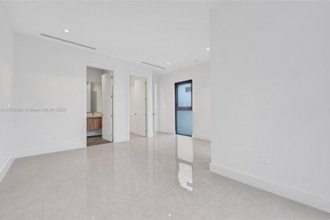 Adosado en venta en Miami, Florida, 3 dormitorios, 208.75 m2 № 1357207 - foto 23