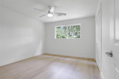House in Gainesville, Florida 4 bedrooms, 257.53 sq.m. № 1658056 - photo 22