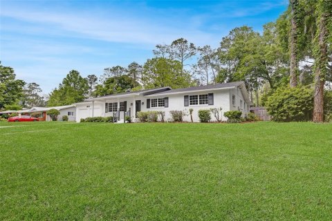 House in Gainesville, Florida 4 bedrooms, 257.53 sq.m. № 1658056 - photo 2