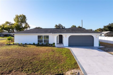 House in Port Charlotte, Florida 3 bedrooms, 151.34 sq.m. № 2434993
