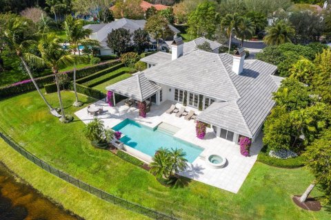 House in Wellington, Florida 4 bedrooms, 350.06 sq.m. № 804997 - photo 1