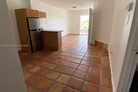 Condo in Miami, Florida  № 2055553 - photo 18