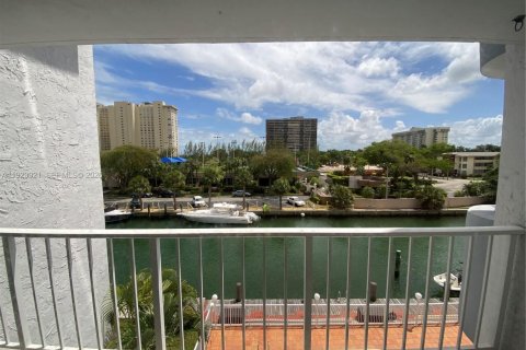 Condo in Miami, Florida  № 2055553 - photo 3