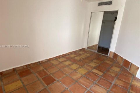 Condo in Miami, Florida  № 2055553 - photo 21